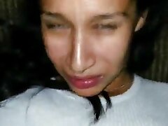 Poussin Curvy utilise tv porno gratuit ses jouets sexuels
