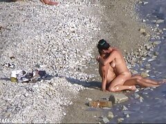 Blonde aux yeux bleus se masturbe la chatte rasée porno sexe porno sexe porno
