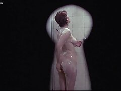 Babe exhibitionniste baise devant la caméra site porno français amateur et un miroir
