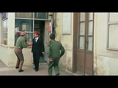 Ado salope fellation gratuite se déshabille