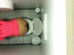 Une écolière suce une bite et fait l'amour devant la caméra site film x gratuit