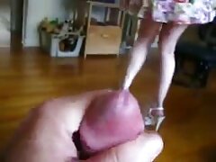 Kinky Girl avale site porno africain gratuit sa bite et obtient un soin du visage