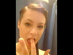 Une blonde se fait éjaculer sur le visage porno mr sexe