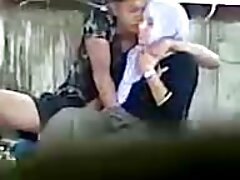 Petite amie porno vidéo film saute sur ma bite et se prend du sperme dans la bouche