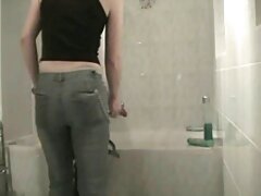 Gf porno de femmes mûres insatiable suce ma bite et se fait éjaculer sur le corps