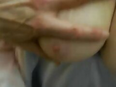 Hot MILF vidéo de sexe gratuit chick se fait claquer et gicle et quand elle jouit