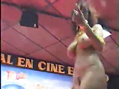 Deux femmes sont avec films de sexe gratuit un mec