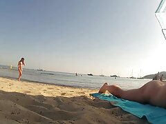Une si jolie femme brune suce film porno hollandais une bite puis une bonne baise, profite