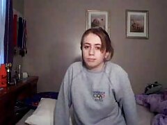 Jolie vidéo gratuite porno brune suce une grosse bite