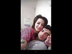 Femme maigre film prono tukif aux gros seins se branle