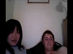 Chose porno femme adulte femme est nue au lit