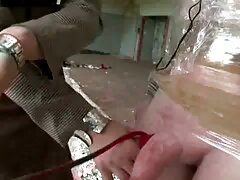 Un poussin manipule un coq meilleure vidéo porno