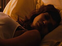 Busty Red Head aime les voir film porno gratuit soins du visage
