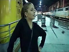 Babe avec de beaux seins lèche la bite film de xxl gratuit