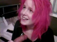 Une brune chaude fait film pournou une pipe