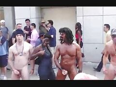 Babe avec de beaux seins et un beau cul suce une bite film porno gros bite et fait l'amour